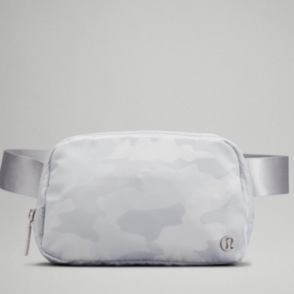 NWT Lululemon Everywhere Belt Bag in Heritage 365 Camo Starlight Multi